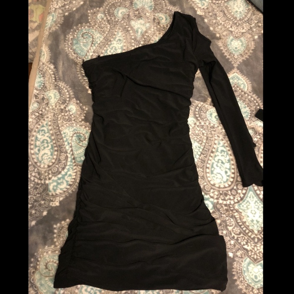Super sexy little black dress! 😘